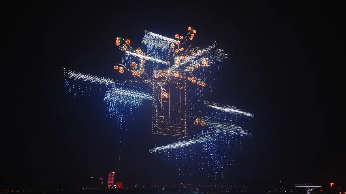Organic composition of light created by drones as a visual alternative to fireworks